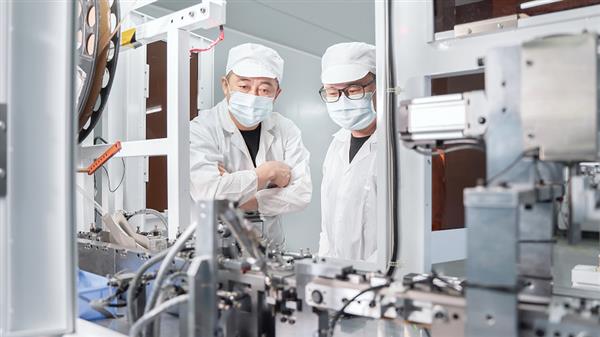 OPPO IoT高管親臨工廠把關(guān)首款智能牙刷 傾力打造高潔凈、智能化的出眾產(chǎn)品